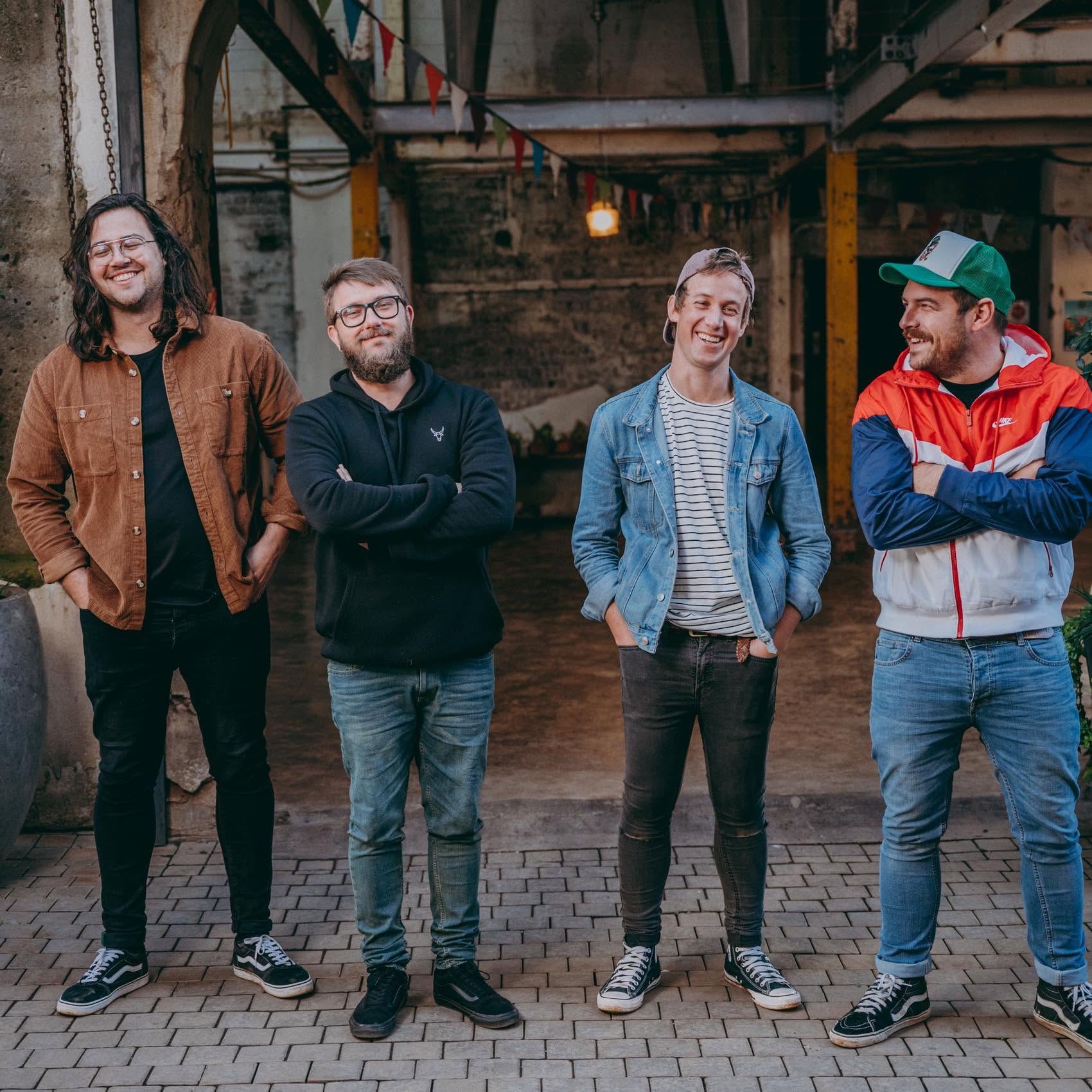 Nostalgie en Rock-Energie op Sy Beste: Glaskas Betree die Aardklop-verhoog!