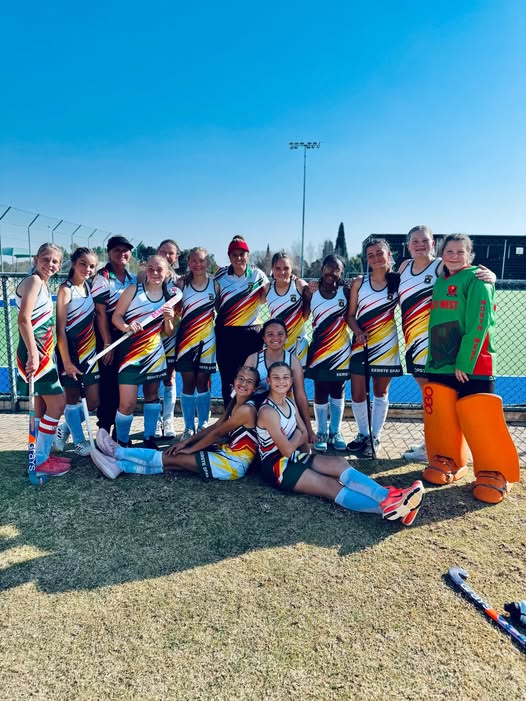 Laerskool Goudkop se 1ste Span-Hokkiedogters Kook in Nuwe Seisoen! 🏑