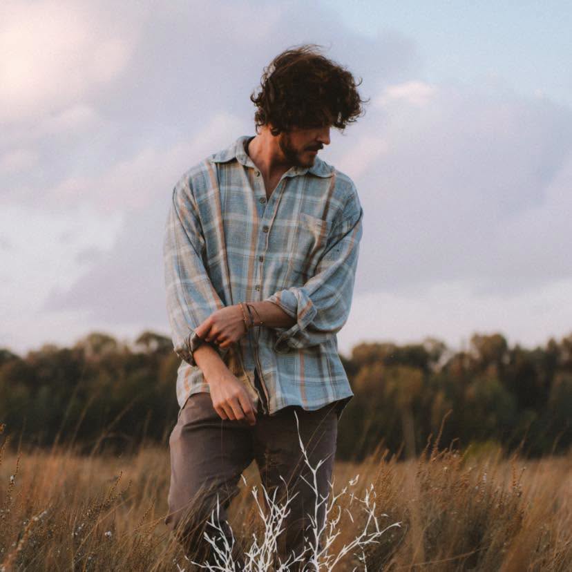 Poëtiese Klanke en Diepsinnige Musiek: Joshua na die Reën Betree die Aardklop-verhoog!
