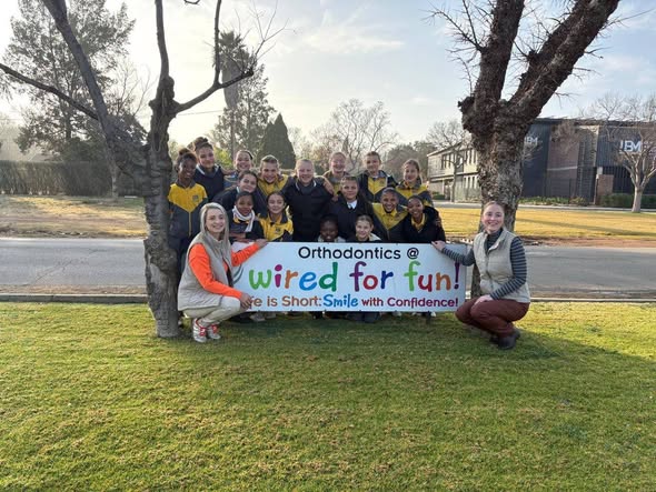 Wired for Fun Borg Mondskerms vir Laerskool Meiringspark se 1ste Hokkiespan! 🏑🛡️
