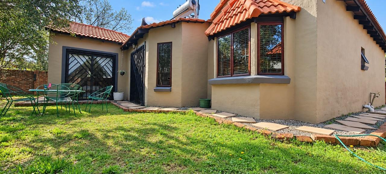 3 Bedroom House for Sale in Mooivallei Park