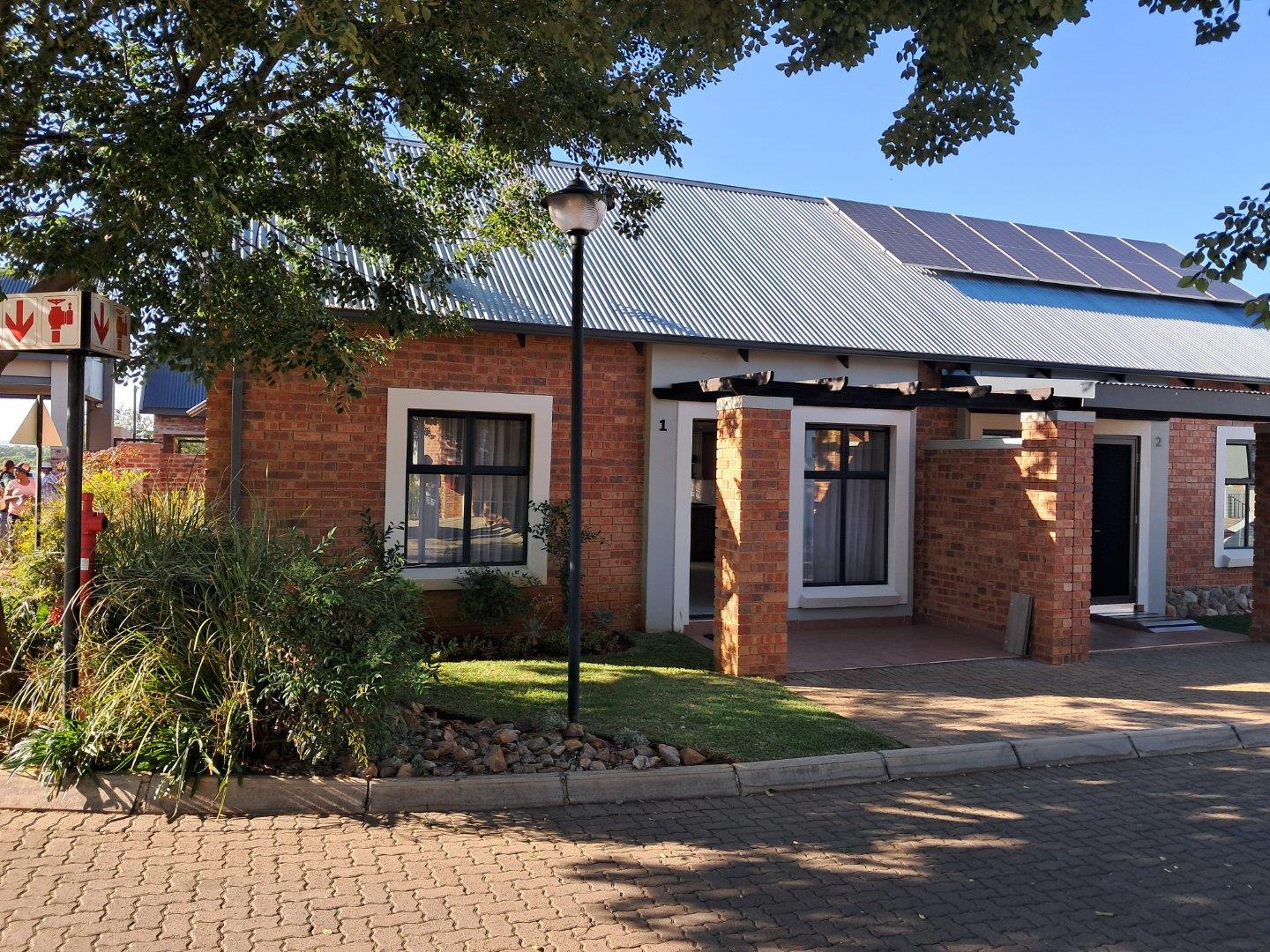 1 Bedroom Townhouse for Sale in De Land Estate