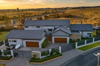 4 Bedroom House for Sale in Tuscany Ridge