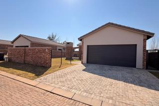 3 Bedroom Townhouse to Rent in Baillie Park