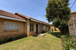 2 Bedroom House for Sale in Potchefstroom South