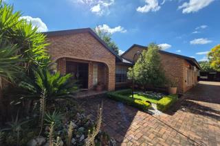 6 Bedroom House for Sale in Flimieda