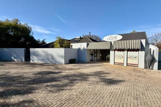 4 Bedroom House for Sale in Wilkoppies