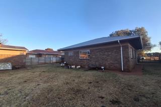 3 Bedroom House for Sale in Carletonville Central