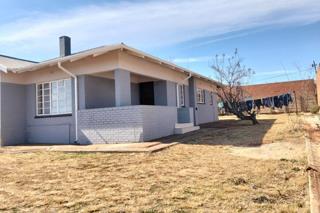3 Bedroom House for Sale in Carletonville Central