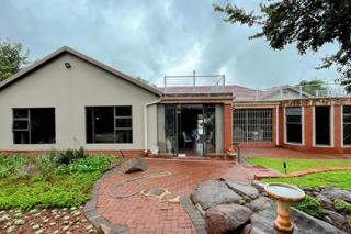 4 Bedroom House for Sale in Buffelspoort Eco Estate