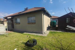 3 Bedroom House for Sale in Waterkloof East