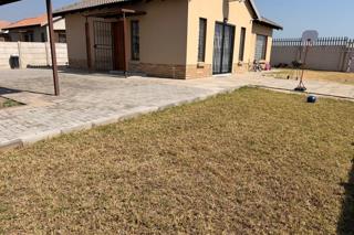 3 Bedroom House to Rent in Waterkloof East