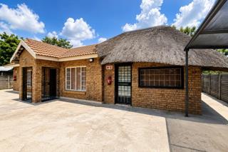4 Bedroom House to Rent in Oos Einde