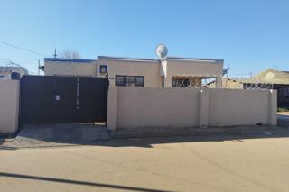 2 Bedroom House to Rent in Kanana