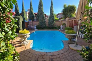 4 Bedroom House for Sale in Van Der Hoff Park