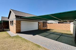3 Bedroom Townhouse for Sale in Doringkruin