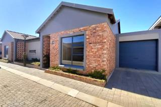 2 Bedroom House to Rent in Van Der Hoff Park