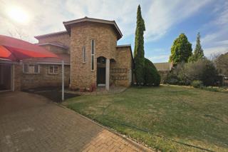 3 Bedroom House to Rent in Grimbeeck Park