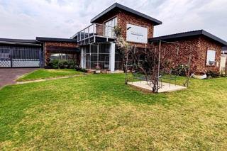 4 Bedroom House for Sale in Potchefstroom South
