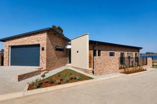 3 Bedroom House for Sale in Van Der Hoff Park