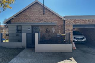 3 Bedroom Townhouse to Rent in Bult South