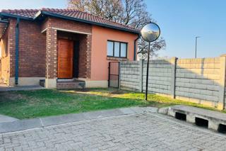 3 Bedroom Townhouse for Sale in Waterval East