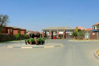 3 Bedroom Townhouse to Rent in Waterval East