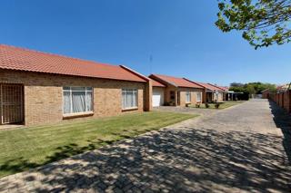 2 Bedroom Townhouse to Rent in Wilkoppies