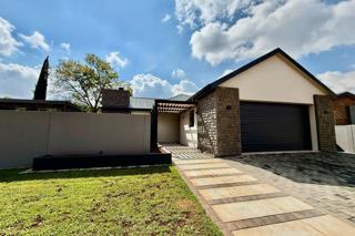 3 Bedroom House for Sale in Van Der Hoff Park