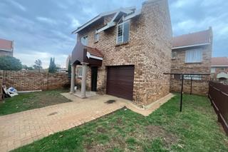 3 Bedroom Townhouse for Sale in Baillie Park